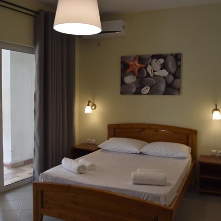 Zotos Apartment Himare Bagian luar foto
