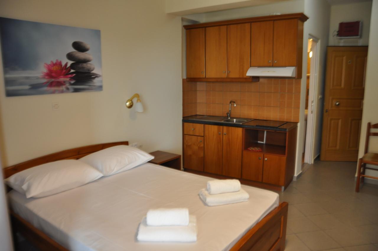 Zotos Apartment Himare Bagian luar foto
