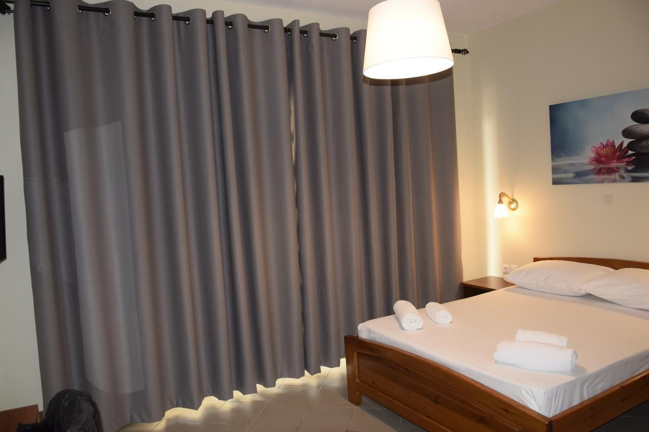 Zotos Apartment Himare Bagian luar foto