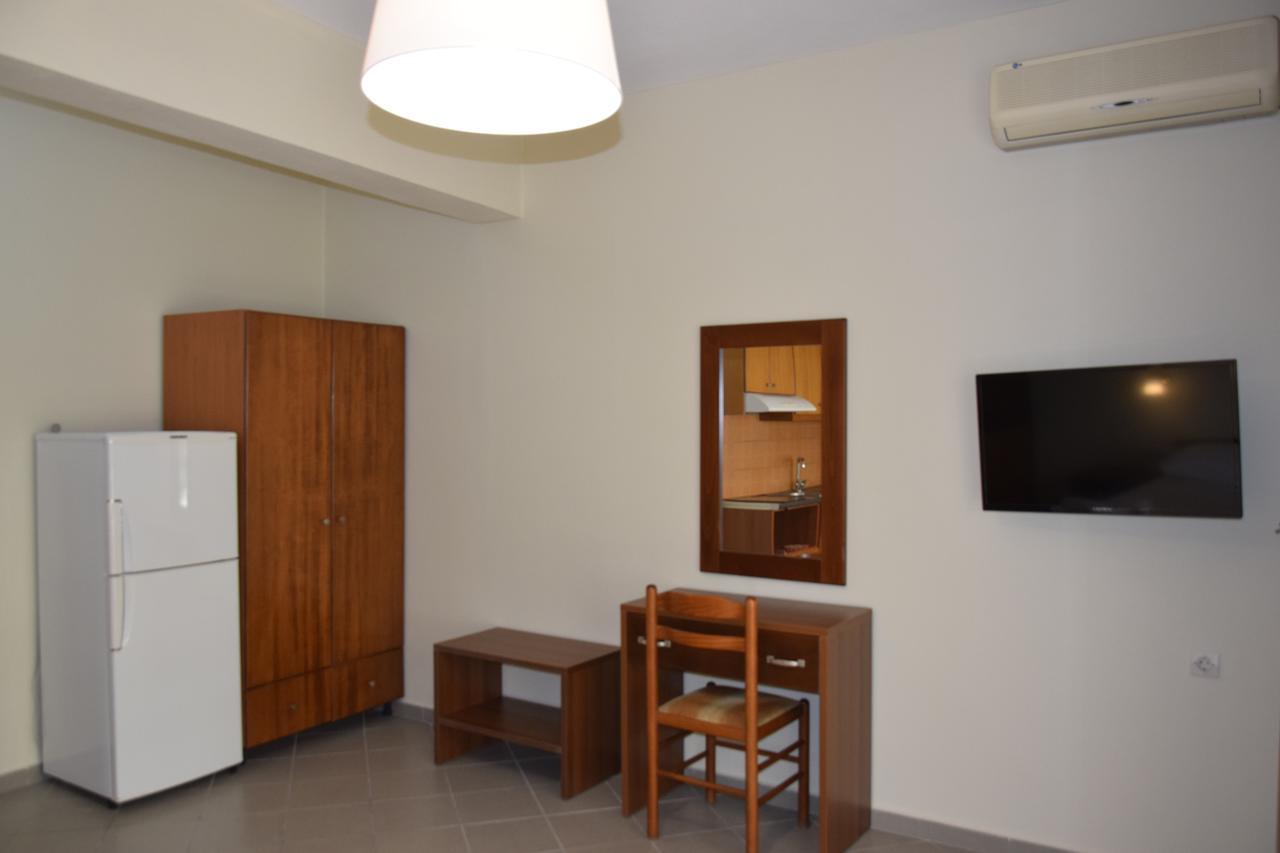 Zotos Apartment Himare Bagian luar foto