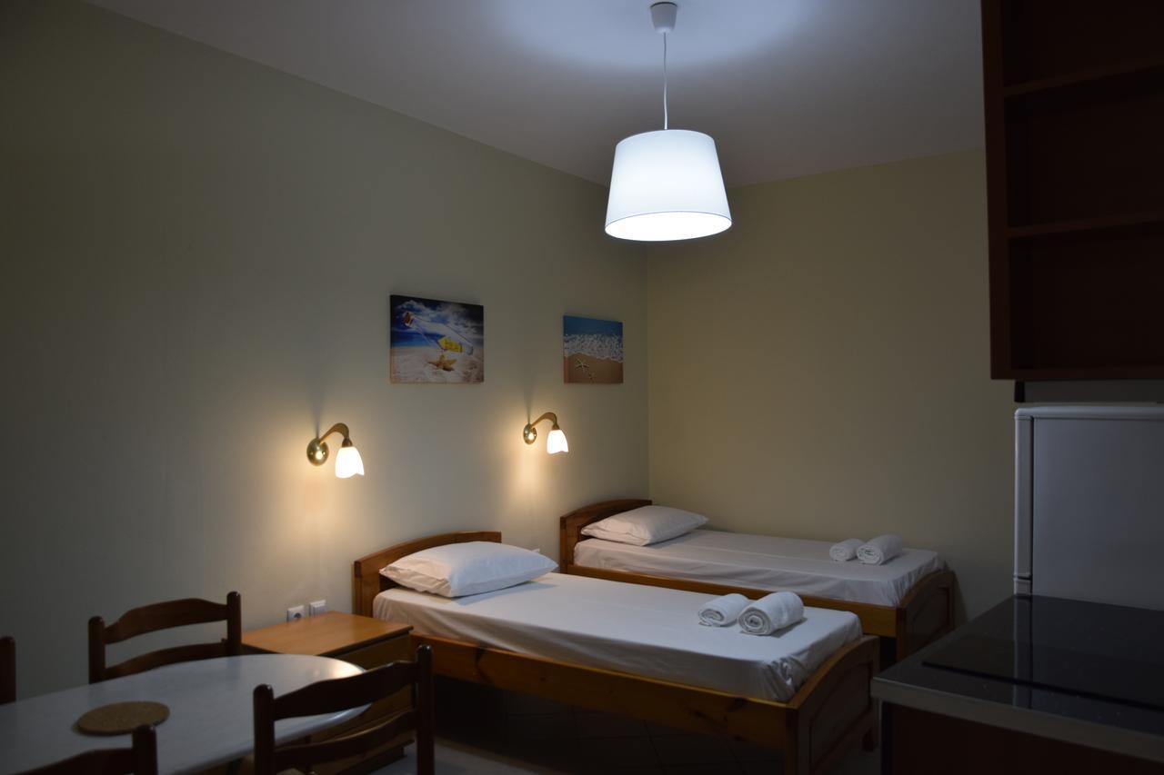 Zotos Apartment Himare Bagian luar foto