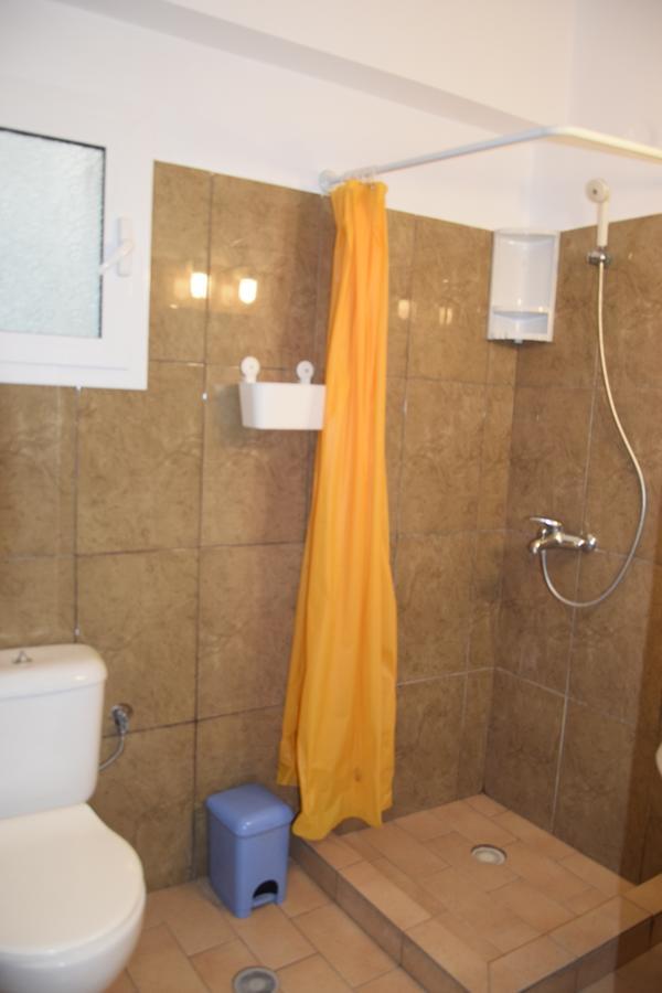 Zotos Apartment Himare Bagian luar foto