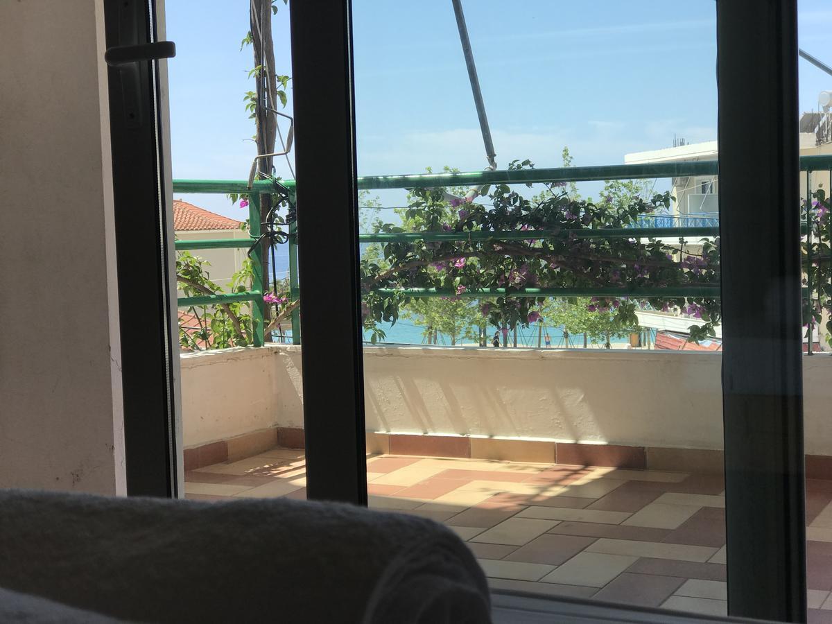 Zotos Apartment Himare Bagian luar foto